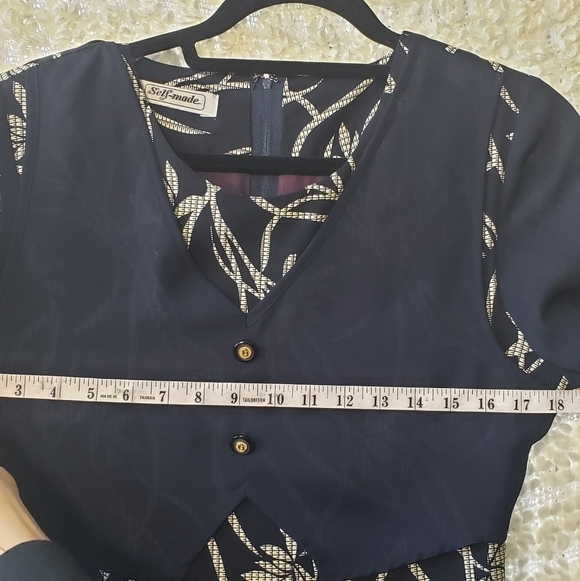 Vintage midi dress with built in vest and waist tie. Navy with cream floral med - Picture 4 of 12